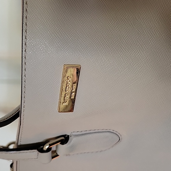 🔴SOLD🔴 Kate Spade Tote - Picture 2 of 11